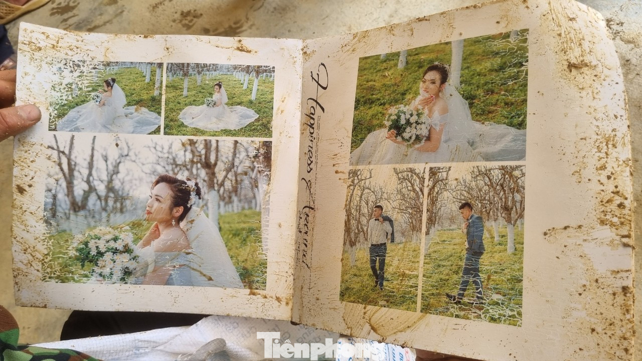 Lý Seo Thỏ đau buồn khi mất đi vợ con. Cuốn album là tài sản quý giá nhất của Thỏ bây giờ.