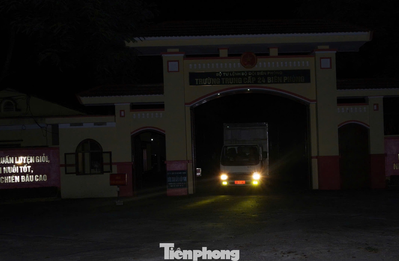 Tính đến ngày 17/9, vụ sạt lở đất tại thôn Nậm Tông (xã Nậm Lúc, huyện Bắc Hà, tỉnh Lào Cai) đã cuốn trôi 10 ngôi nhà, làm 18 người bị vùi lấp, lực lượng chức năng đã tìm thấy 11 thi thể, 7 người còn mất tích.