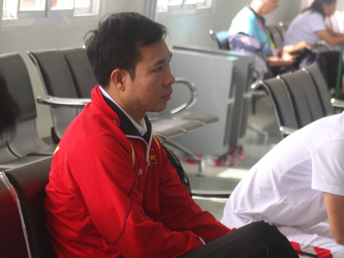 Xạ thủ Hoàng Xuân Vinh đang chờ bắn. Ảnh: Tường Vũ