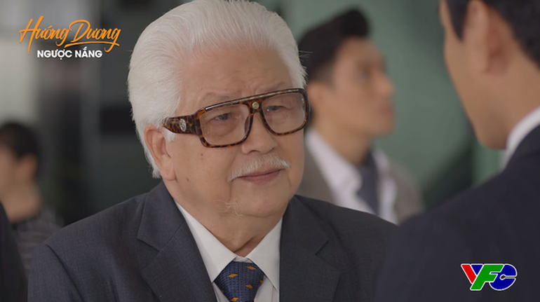 NSƯT Đức Trung vào vai ông Phan trong Hướng dương ngược nắng (Ảnh: VFC). NSƯT Đức Trung vào vai ông Phan trong Hướng dương ngược nắng (Ảnh: VFC).