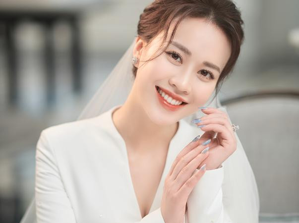 Cuối tháng 11/2021, MC Ngô Mai Phương tiết lộ, cô đã nhận được lời cầu hôn của bạn trai và cả hai đang lên kế hoạch để chuẩn bị cho một đám cưới.