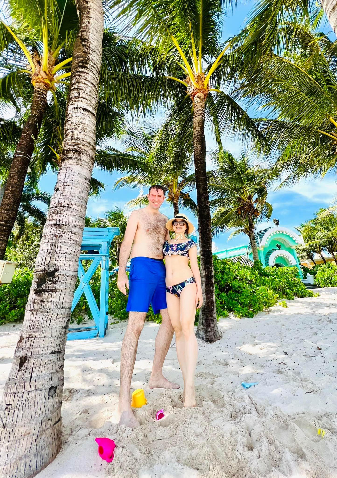 Mới đây, Lan Phương và ông xã cùng con gái đã có kì nghỉ xả hơi ở Phú Quốc. Trên trang cá nhân, nữ diễn viên chia sẻ ảnh bikini khoe body cực kì gợi cảm và sexy. Mới đây, Lan Phương và ông xã cùng con gái đã có kì nghỉ xả hơi ở Phú Quốc. Trên trang cá nhân, nữ diễn viên chia sẻ ảnh bikini khoe body cực kì gợi cảm và sexy.