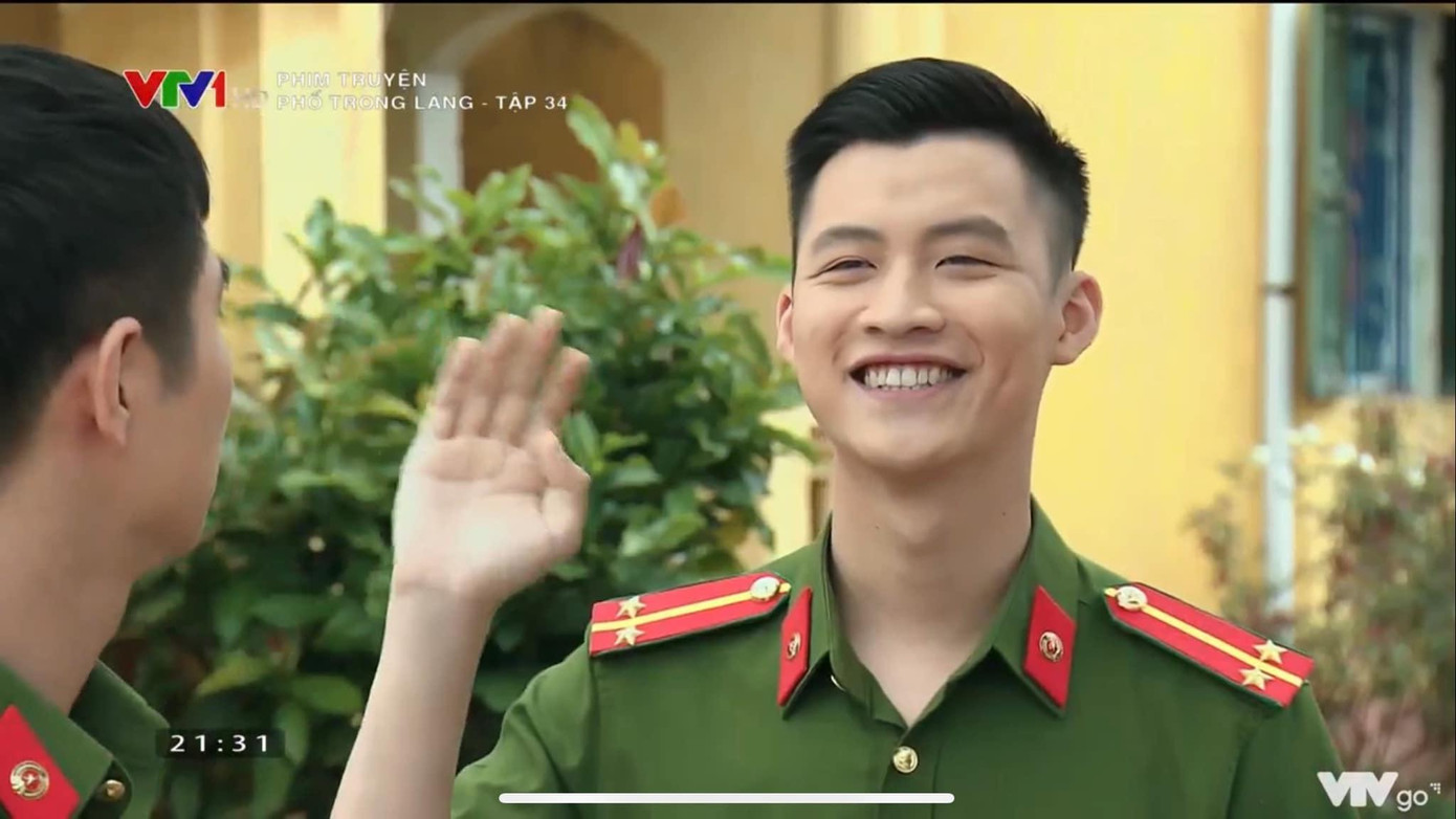 Duy Khánh trong phim "Phố trong làng". Duy Khánh trong phim "Phố trong làng".