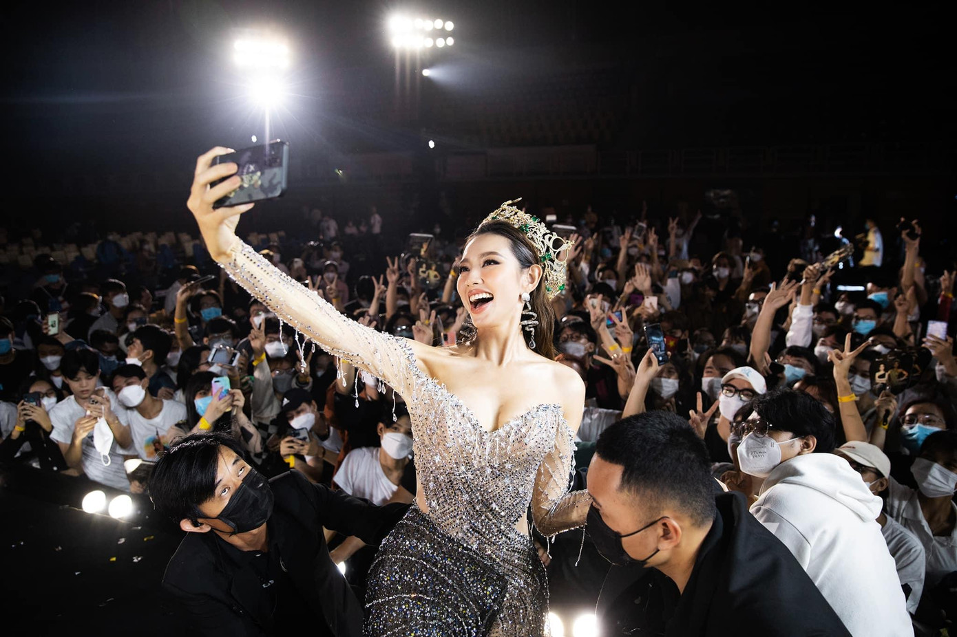 Chia sẻ về quãng thời gian ở Thái Lan, Thuỳ Tiên kể, ngay sau khi giành vương miện Hoa hậu Hoà bình thế giới, cô đã tham gia một số hoạt động thiện nguyện và tour truyền thông với các đài truyền hình lớn ở Thái Lan. Từ ngày 23/12/2021, Thùy Tiên bắt đầu tour công tác, dự các cuộc thi cấp địa phương của thương hiệu Miss Grand.