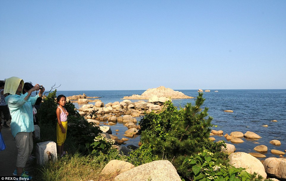 Nhiều khách du lịch đã tới khu vực này để thưởng ngoạn cảnh đẹp