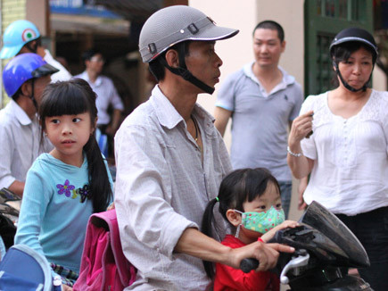 Đảm bảo an toàn giao thông là yếu tố phụ huynh nên cân nhắc khi thuê đón con. Đảm bảo an toàn giao thông là yếu tố phụ huynh nên cân nhắc khi thuê đón con