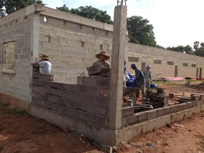 Lao động Việt Nam làm nghề xây dựng tại Angola