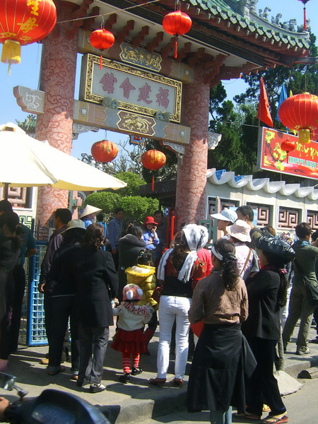 Du khách đến Hội An dịp năm mới 