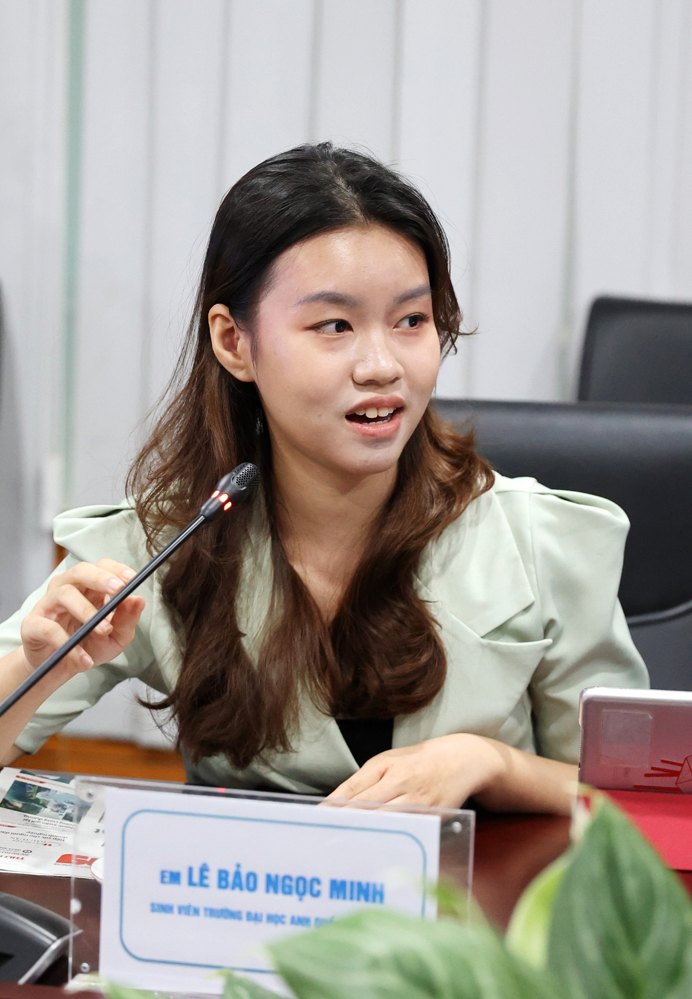 Sinh viên Lê Bảo Ngọc Minh, Trường Đại học Anh quốc Việt Nam Sinh viên Lê Bảo Ngọc Minh, Trường Đại học Anh quốc Việt Nam