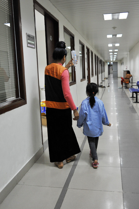 Hình ảnh thường thấy tại hành lang Viện Huyết học & Truyền máu T.Ư