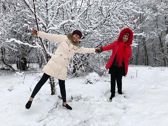 Vượng râu và bà xã 'hâm nóng' tình cảm ở trời Âu ảnh 2