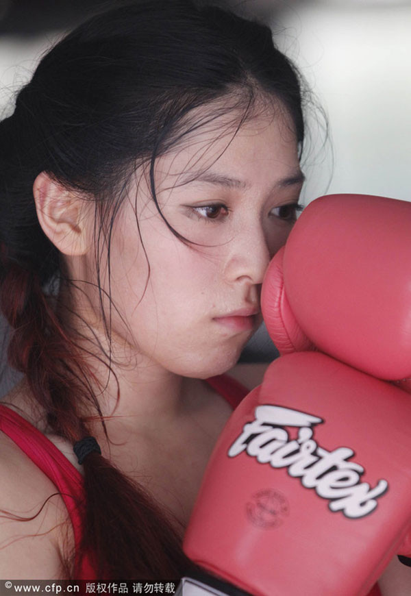 Nhan sắc vạn người mê của 'hot girl Muay Thai' Hong Kong ảnh 8