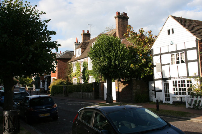 Khu dân cư đông đúc nhưng vẫn cuộc sống vẫn yên tĩnh lạ thường