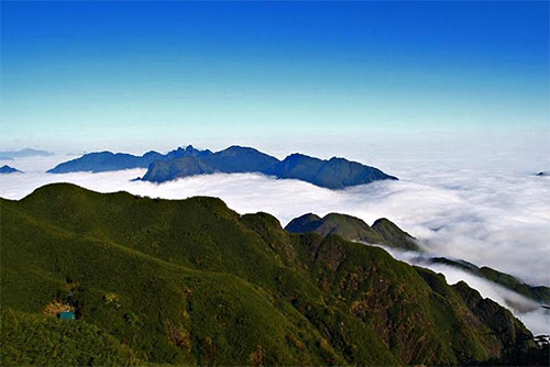  Chỉ khi vượt lên độ cao 2.800m mới thấy được cái bao la rộng lớn của thiên nhiên