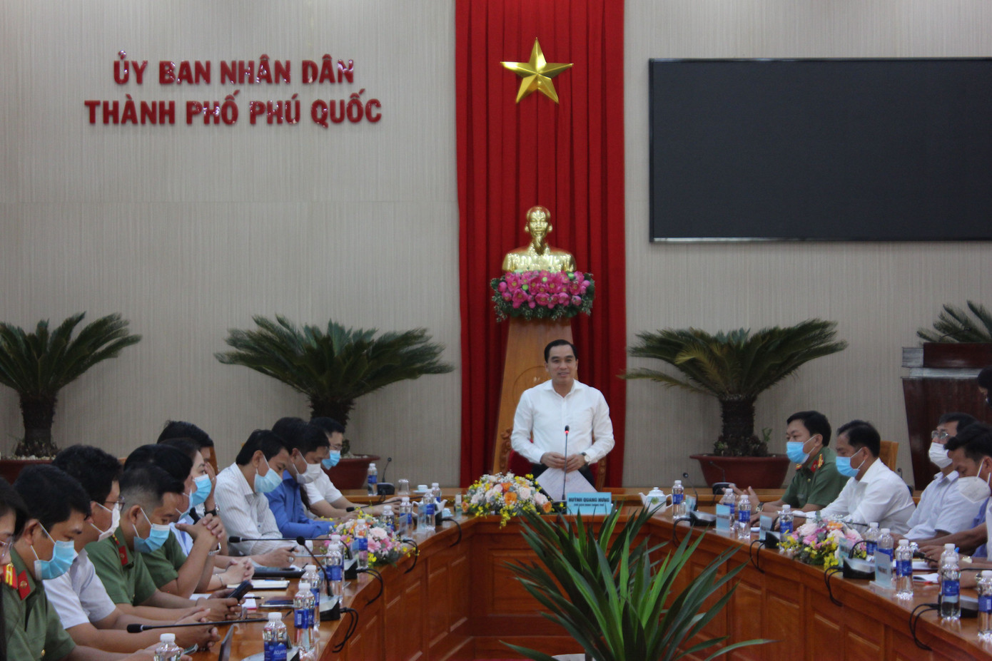 Quang cảnh buổi làm việc.