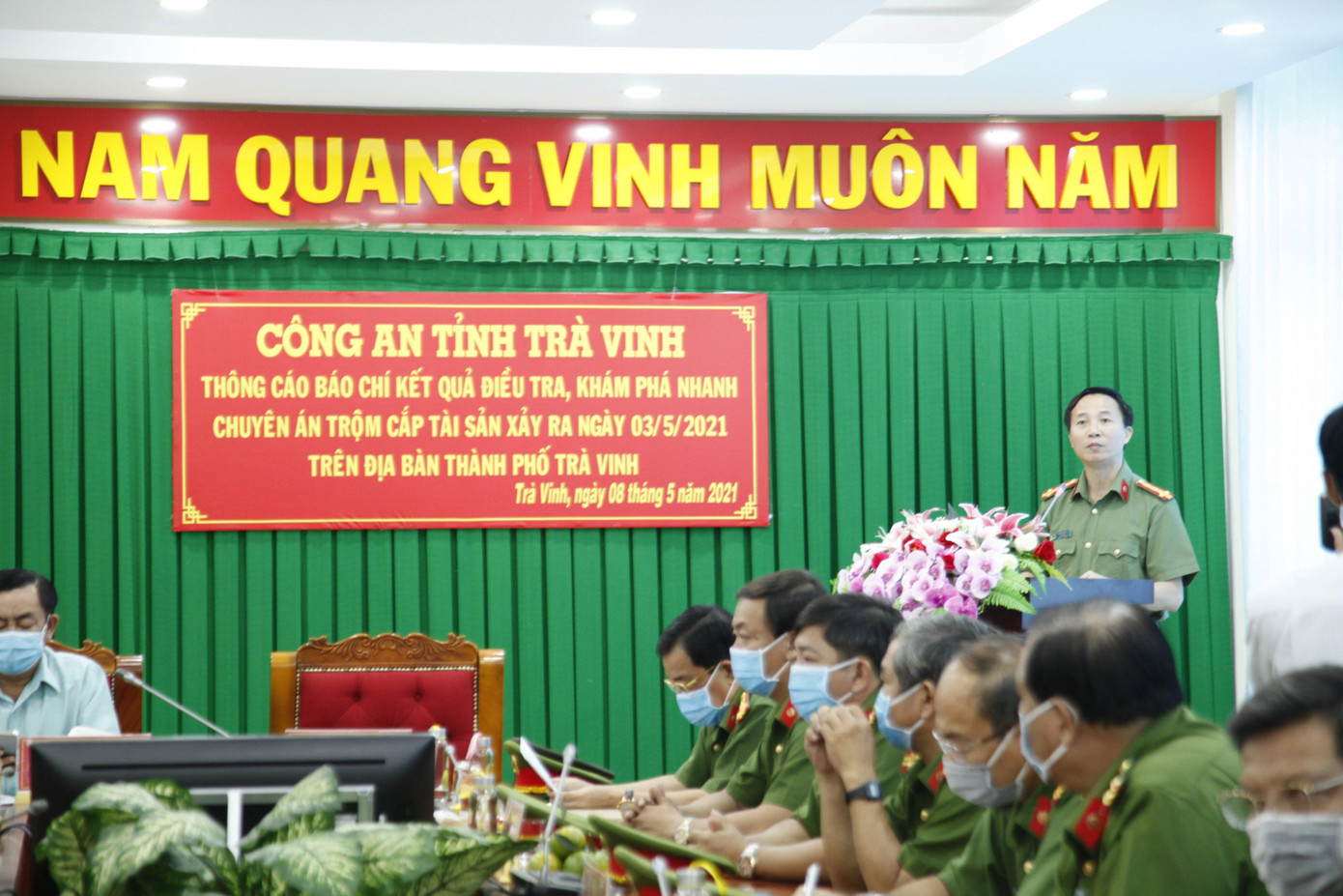 Công an tỉnh Trà Vinh cung cấp thông tin cho báo chí vụ trộm. Công an tỉnh Trà Vinh cung cấp thông tin cho báo chí vụ trộm.