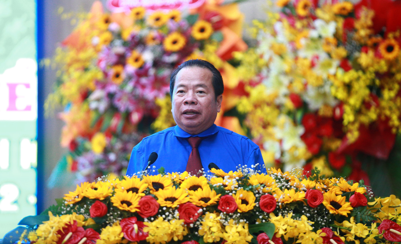 Ông Mai Văn Huỳnh - Phó Bí thư Thường trực Tỉnh uỷ, Chủ tịch HĐND tỉnh Kiên Giang, phát biểu tại đại hội (Ảnh: Nhật Huy)