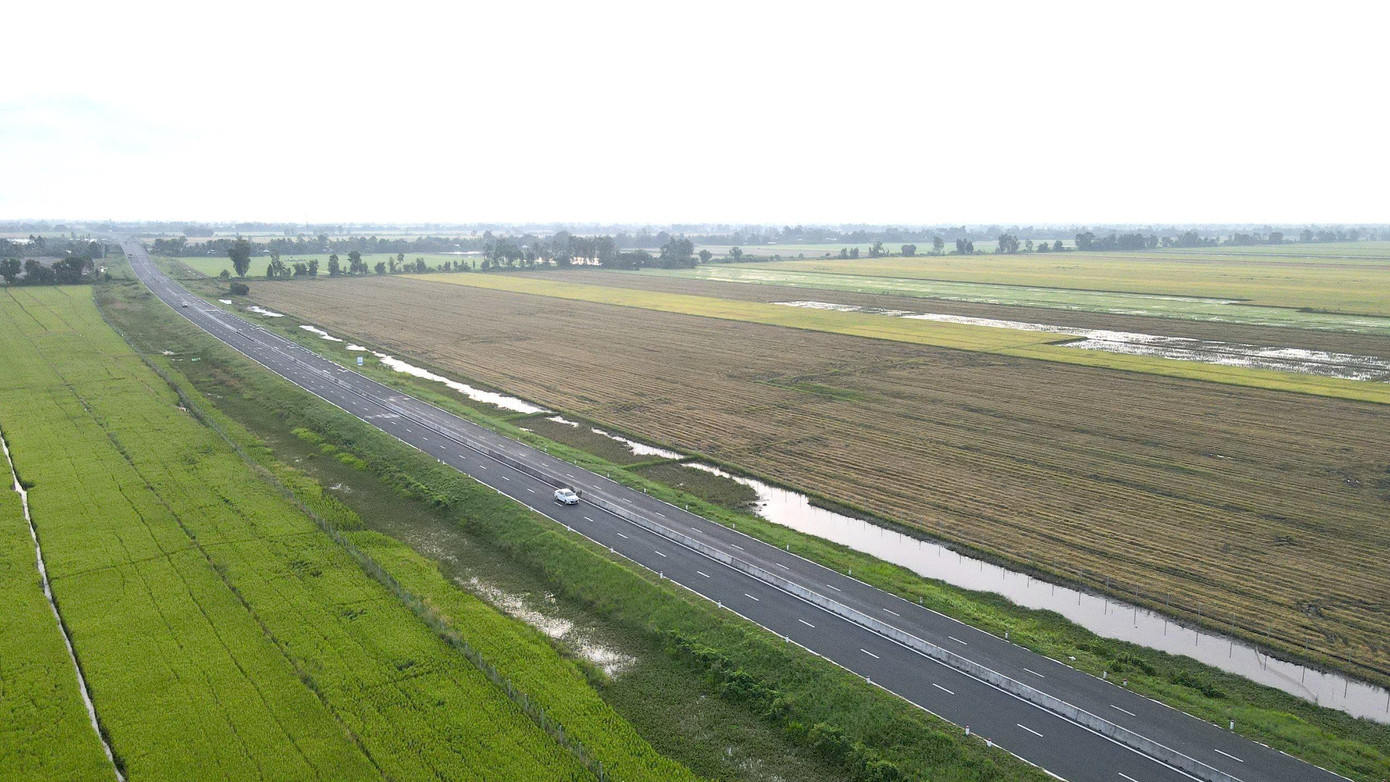 Tháng 10/2022, Bộ GTVT phê duyệt dự án đầu tư nâng cấp mặt đường tuyến Lộ Tẻ - Rạch Sỏi (trên địa phận TP. Cần Thơ và tỉnh Kiên Giang), tổng mức đầu tư khoảng 750 tỷ đồng.