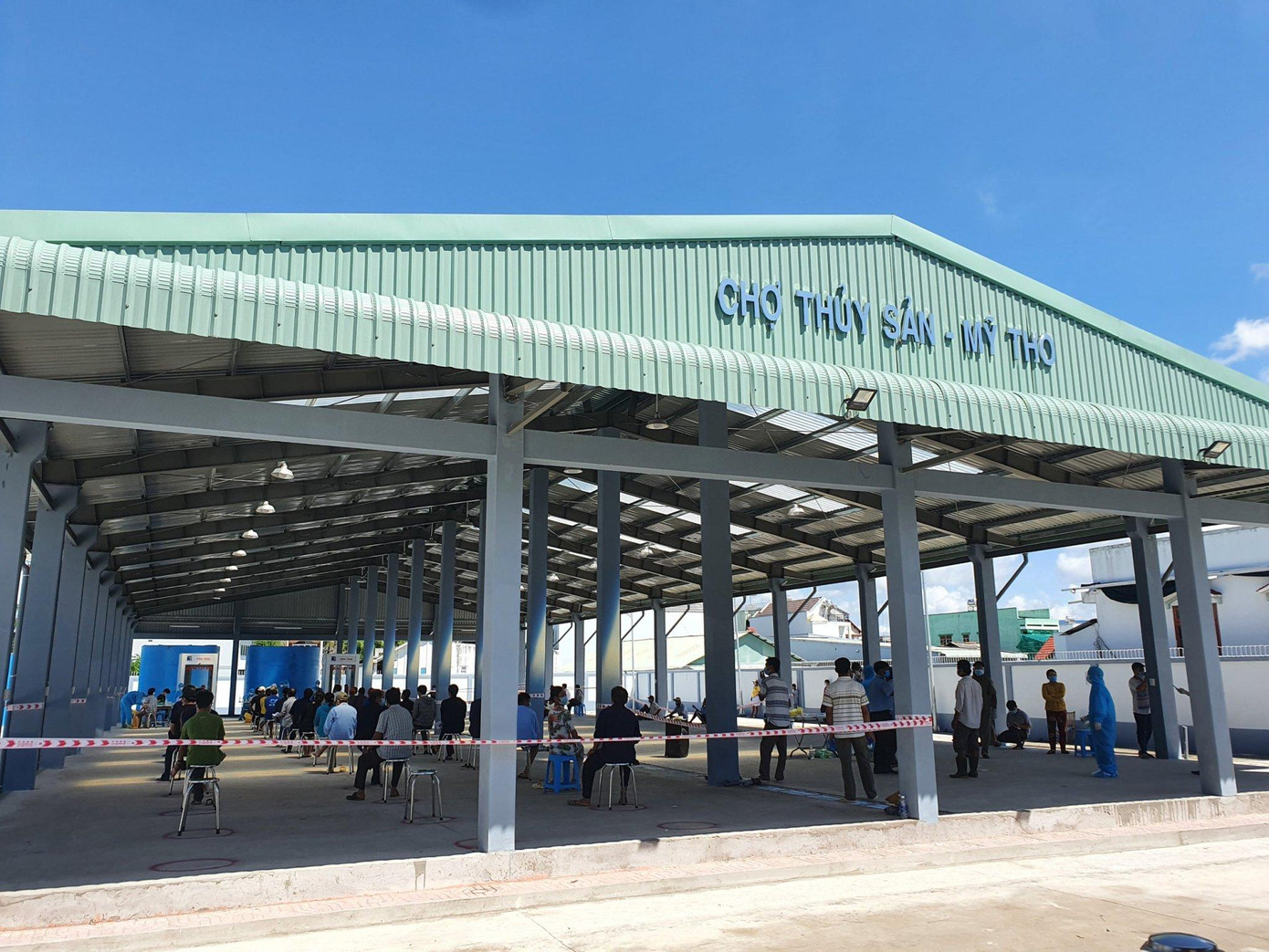 Trước đó, ngành y tế Tiền Giang lấy mẫu xét nghiệm SARS-CoV-2 cho 400 người liên quan ổ dịch Cảng cá Mỹ Tho.