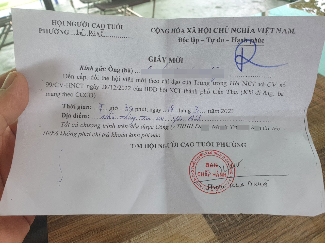 Giấy mời cấp, đổi thẻ hội viên mà không phải chịu phí. Giấy mời cấp, đổi thẻ hội viên mà không phải chịu phí.