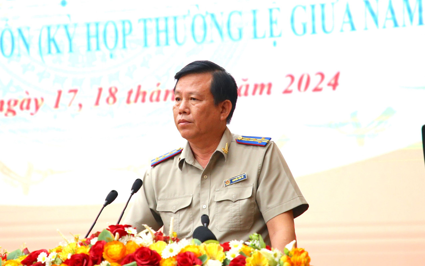 Cục trưởng Cục THADS Nguyễn Văn Vũ trả lời chất vấn tại kỳ họp HĐND tỉnh. Ảnh: Nhật Huy. Cục trưởng Cục THADS Nguyễn Văn Vũ trả lời chất vấn tại kỳ họp HĐND tỉnh. Ảnh: Nhật Huy.