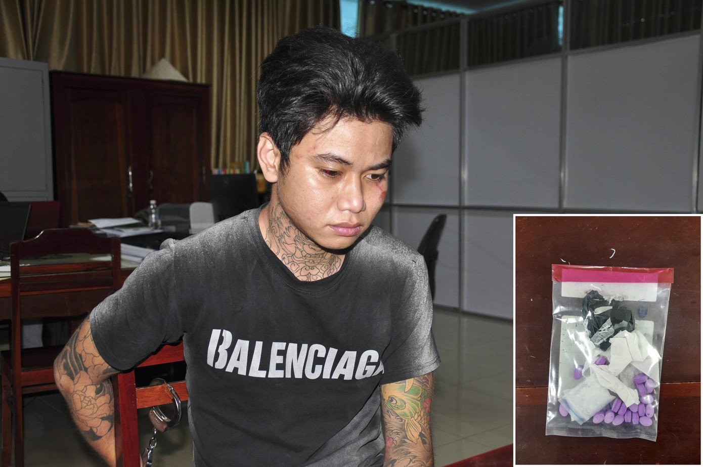 Nghi phạm Lê Đỗ Phát Đạt và số ma túy bị bắt quả tang khi vận chuyển. Nghi phạm Lê Đỗ Phát Đạt và số ma túy bị bắt quả tang khi vận chuyển.