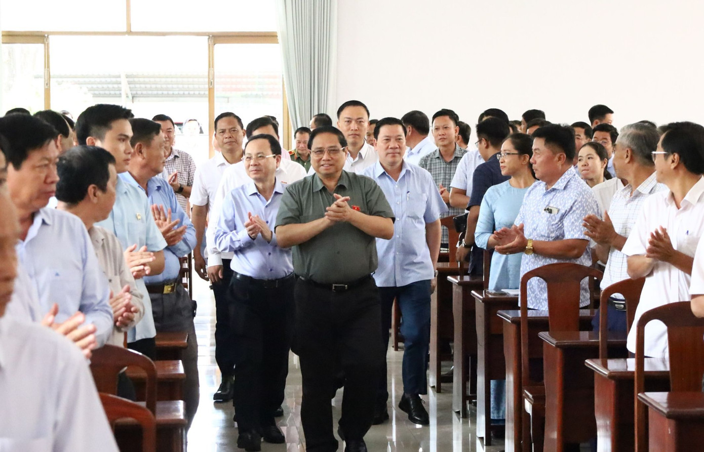 Thủ tướng Phạm Minh Chính tiếp xúc cử tri tại TP. Cần Thơ. Thủ tướng Phạm Minh Chính tiếp xúc cử tri tại TP. Cần Thơ.