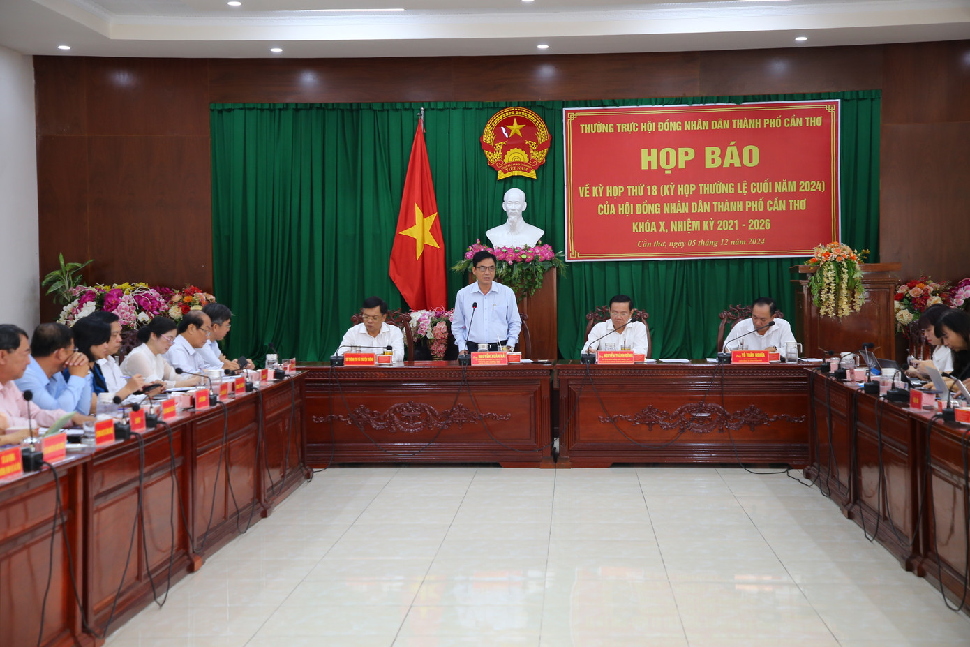 Quang cảnh buổi họp báo về kỳ họp thứ 18 (kỳ họp thường lệ cuối năm 2024) của HĐND TP. Cần Thơ. Ảnh: Nhật Huy.