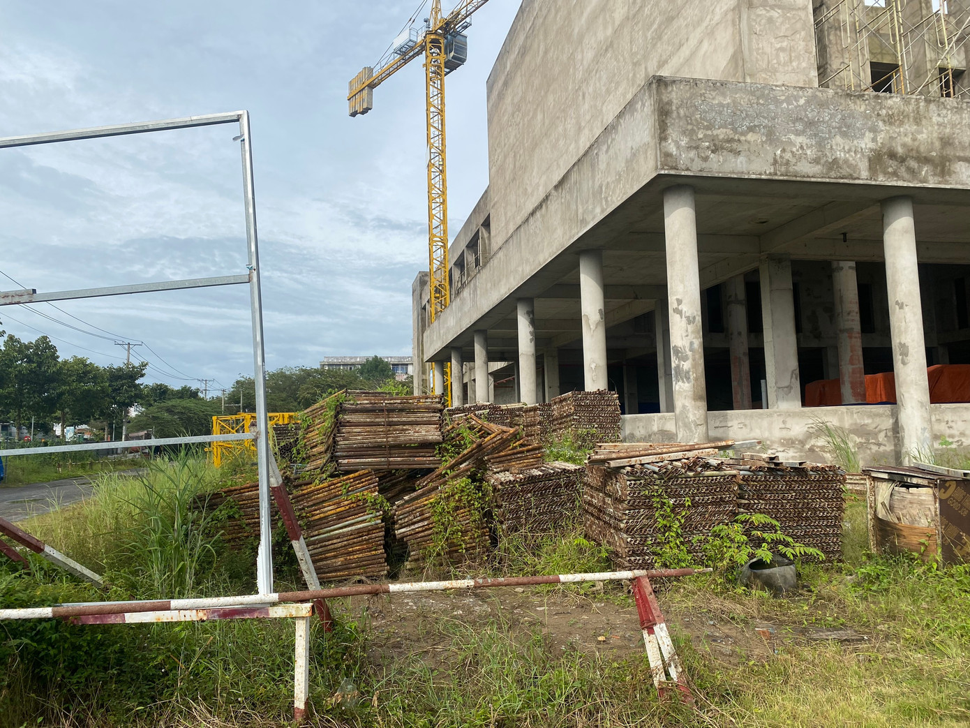 Dự án xây dựng nhiều năm chưa xong.