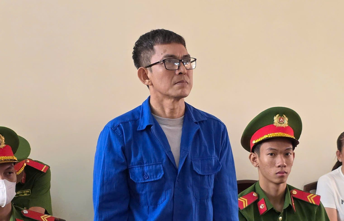 Bị cáo Danh Giáp Dần nghe toà tuyên án.