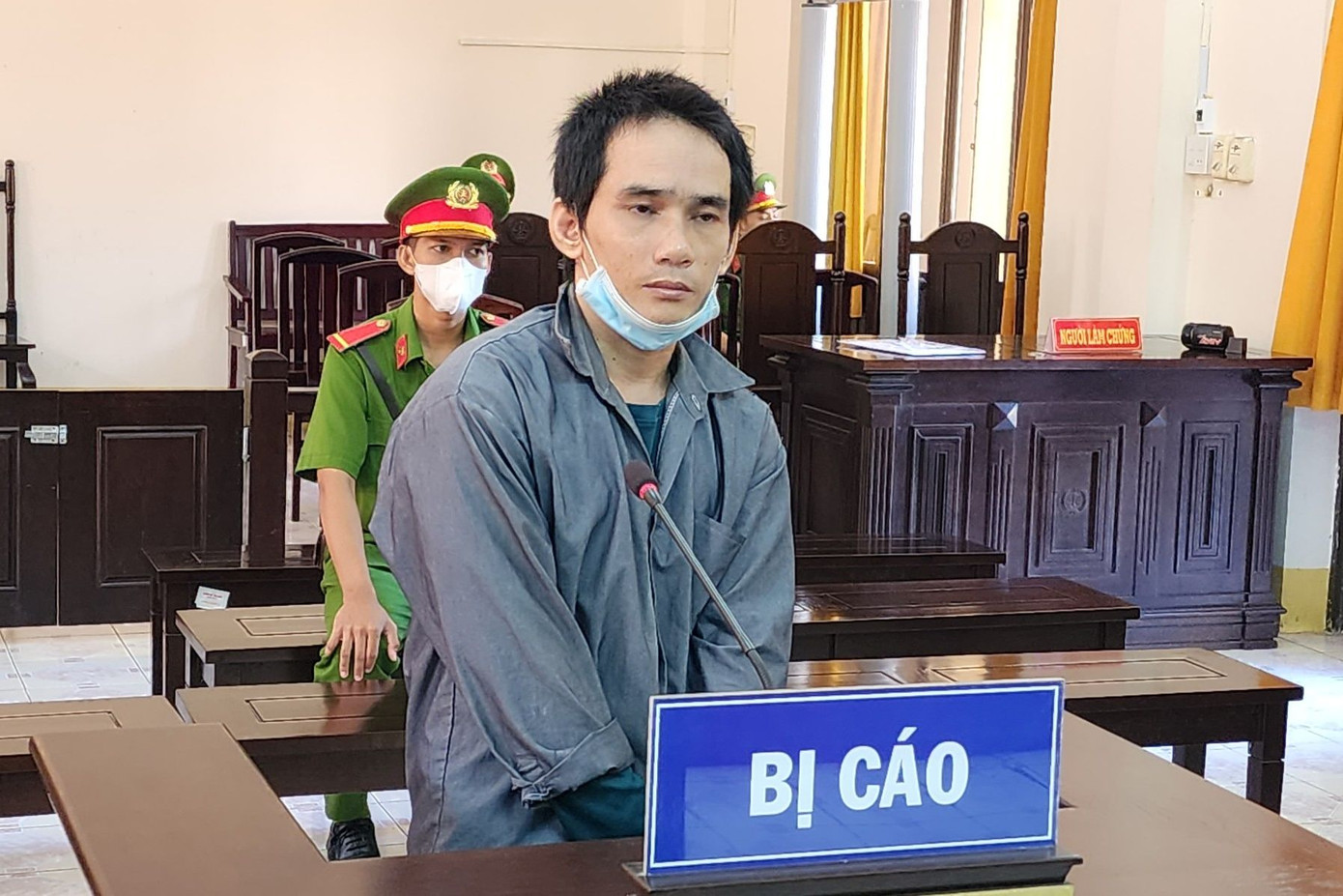 Đặng Quốc Việt tại phiên toà. Đặng Quốc Việt tại phiên toà.