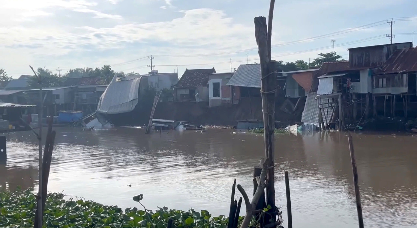 Hiện trường vụ sạt lở. Hiện trường vụ sạt lở.