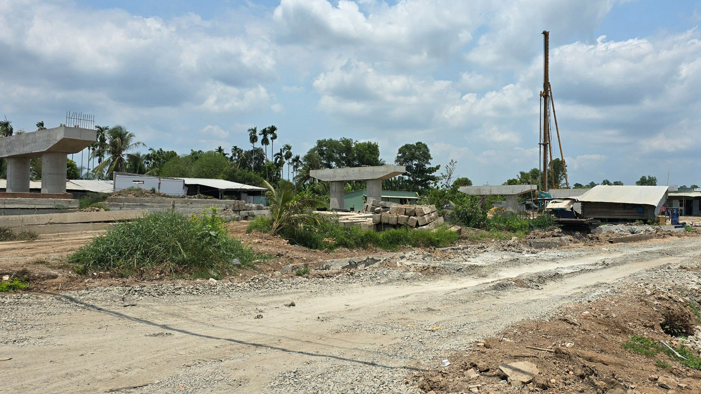 Dự án đường Vành đai phía Tây TP. Cần Thơ với tổng vốn đầu tư ban đầu hơn 3.800 tỷ. Ảnh P.V.