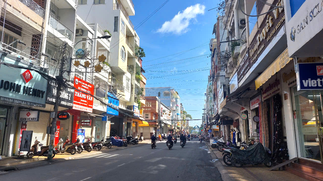 Phường 1 hiện tại là phường trung tâm thành phố Sóc Trăng, nơi có nhiều cơ sở kinh doanh nhất. Phường 1 hiện tại là phường trung tâm thành phố Sóc Trăng, nơi có nhiều cơ sở kinh doanh nhất.