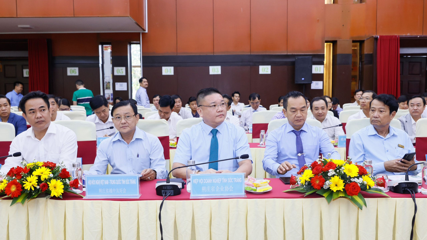 Lãnh đạo 50 tập đoàn, công ty lớn của Trung Quốc tìm kiếm cơ hội làm ăn tại Sóc Trăng. Lãnh đạo 50 tập đoàn, công ty lớn của Trung Quốc tìm kiếm cơ hội làm ăn tại Sóc Trăng.