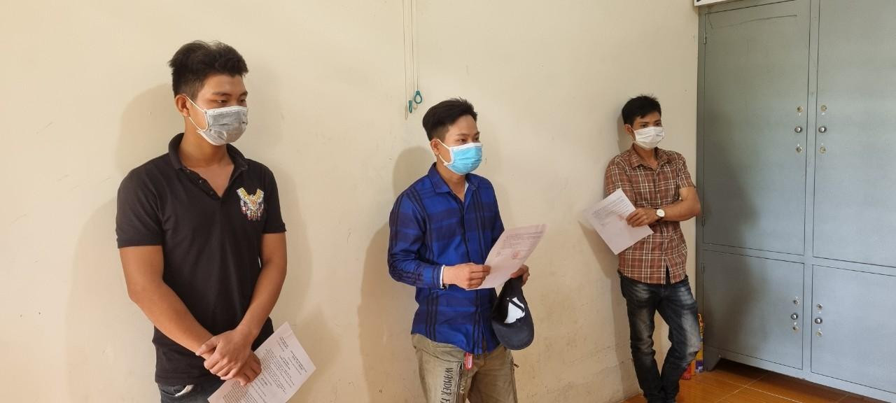 Cả 3 bị xử phạt hành chính, mỗi người 15 triệu đồng.