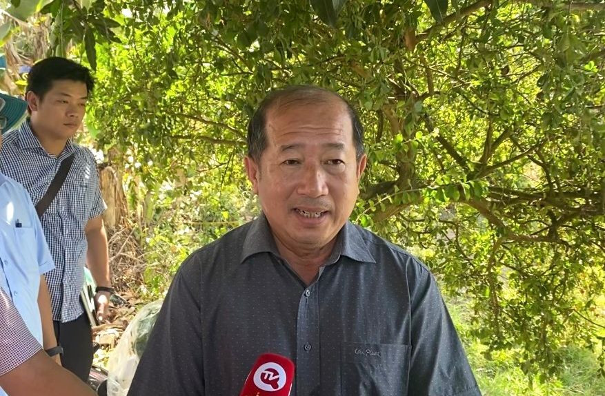 Phó Chủ tịch UBND tỉnh Đồng Tháp - Đoàn Tấn Bửu thông tin với báo chí về vụ việc. Phó Chủ tịch UBND tỉnh Đồng Tháp - Đoàn Tấn Bửu thông tin với báo chí về vụ việc.