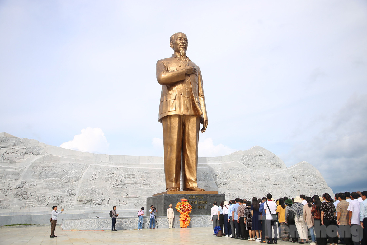 Tượng đài Bác Hồ tại phường Dương Đông, TP. Phú Quốc. Ảnh: Nhật Huy.