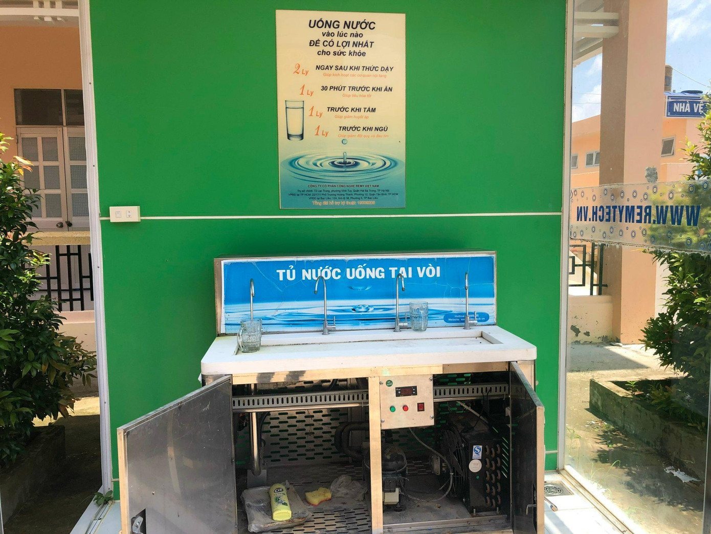 Hệ thống lọc nước uống tại Trường THCS Phong Thạnh A, thị xã Giá Rai cả năm nay không sử dụng được.