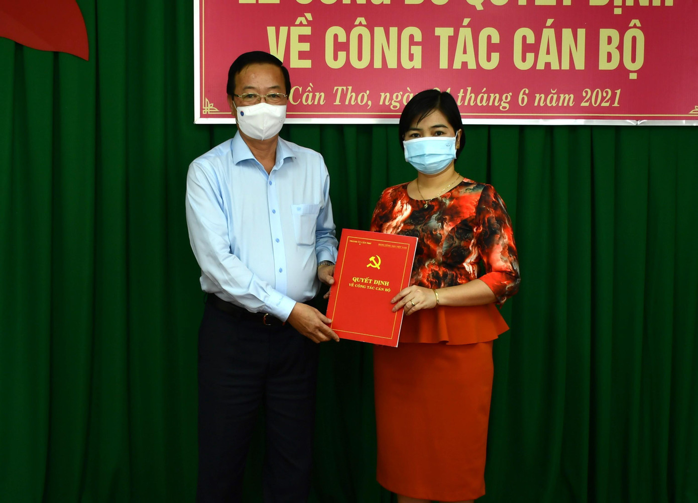 Bà Trần Hồng Thắm được điều động, bổ nhiệm giữ chức vụ Phó trưởng Ban Tuyên giáo Thành ủy Cần Thơ. Bà Trần Hồng Thắm được điều động, bổ nhiệm giữ chức vụ Phó trưởng Ban Tuyên giáo Thành ủy Cần Thơ.