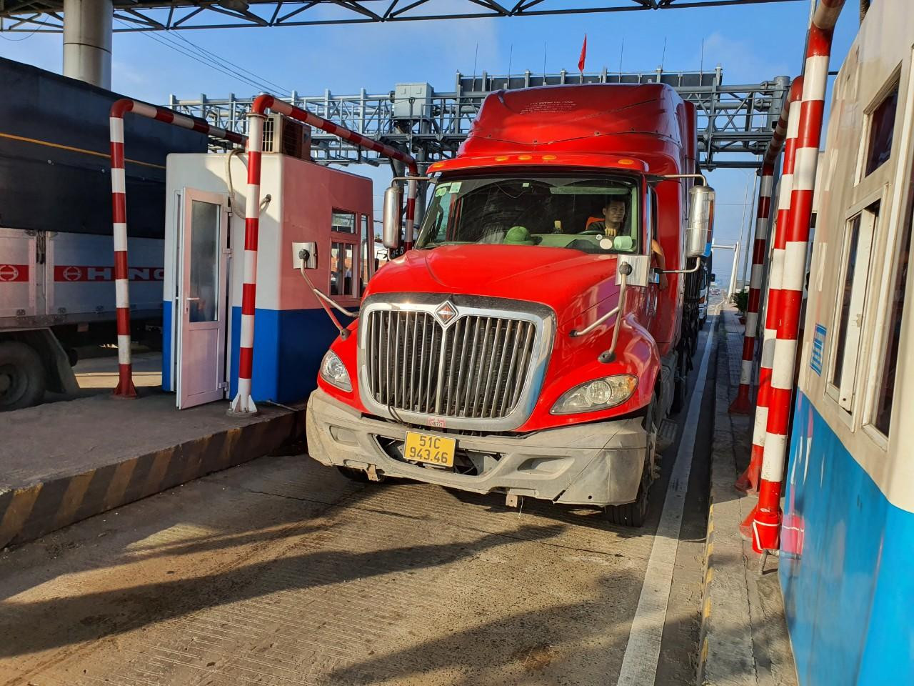 Trạm thu phí trên tuyến tránh giá vé thấp nhất 24.000 đồng, cao nhất 137.000 đồng. Trạm thu phí trên tuyến tránh giá vé thấp nhất 24.000 đồng, cao nhất 137.000 đồng.