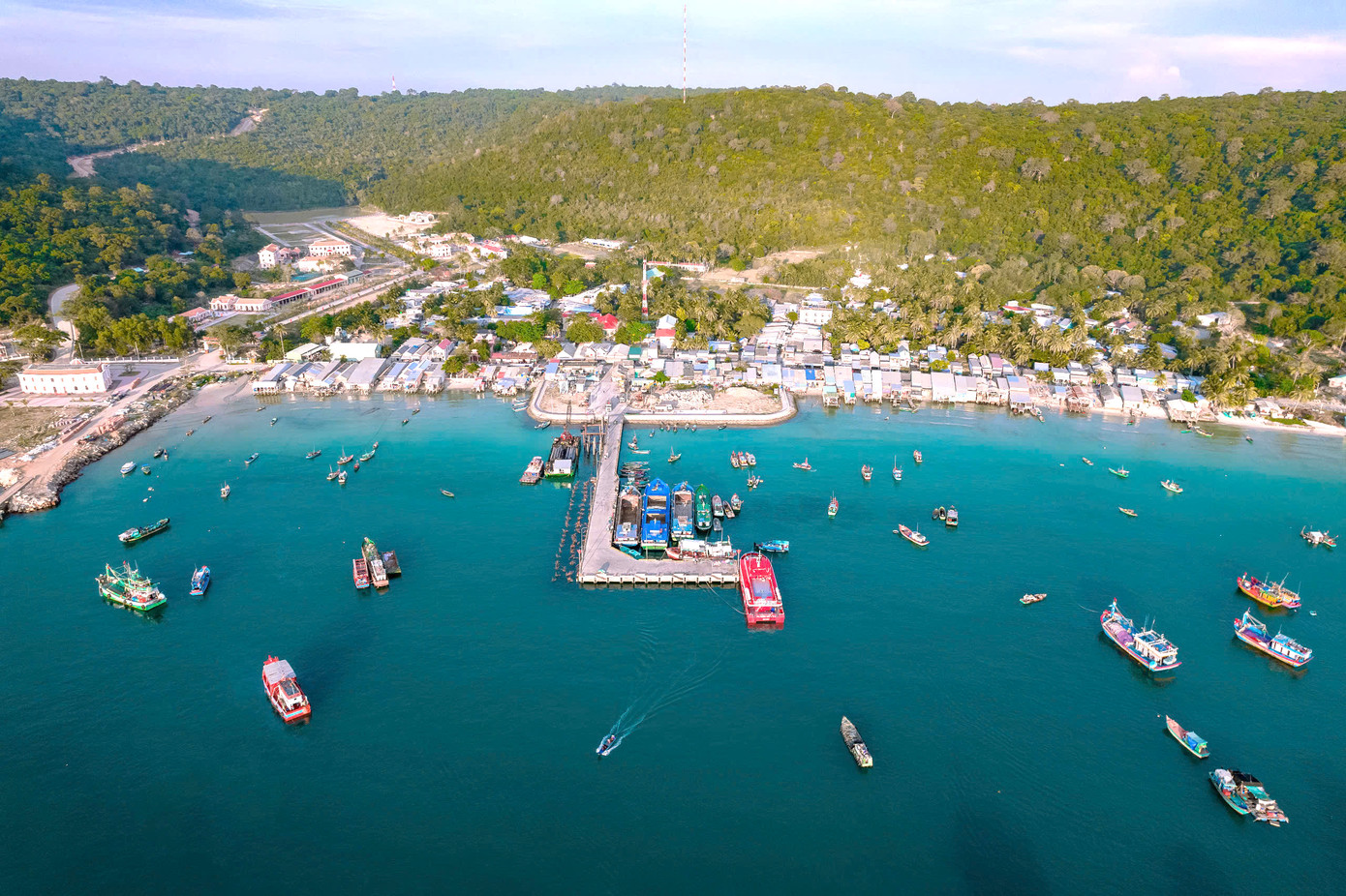 Đảo Thổ Châu nhìn từ trên cao. Đảo Thổ Châu nhìn từ trên cao.