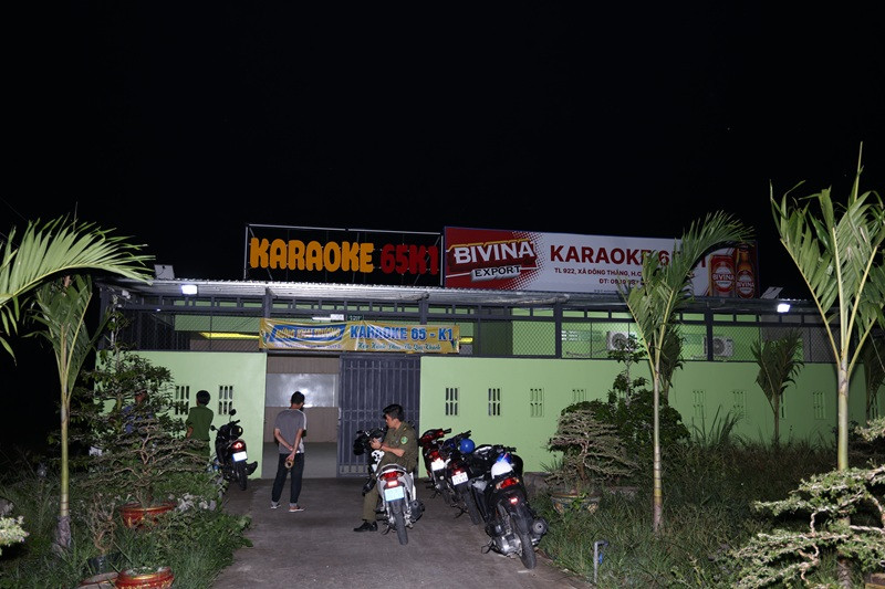 Quán karaoke 65K1 (xã Đông Thắng, huyện Cờ Đỏ). Quán karaoke 65K1 (xã Đông Thắng, huyện Cờ Đỏ).