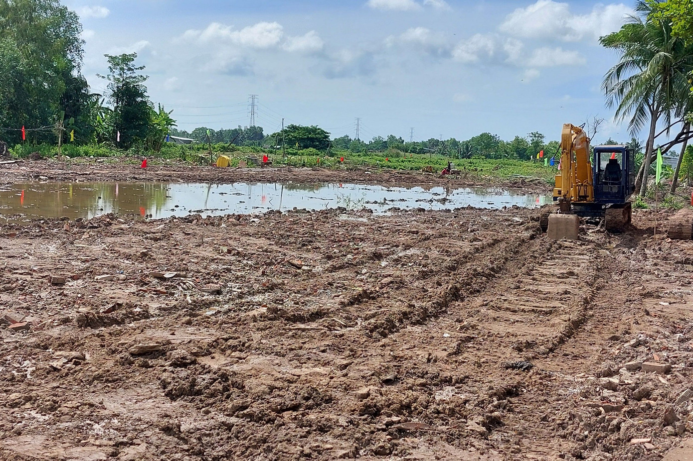 Một đoạn cao tốc Châu Đốc - Cần Thơ - Sóc Trăng đi qua địa bàn huyện Mỹ Xuyên, tỉnh Sóc Trăng.