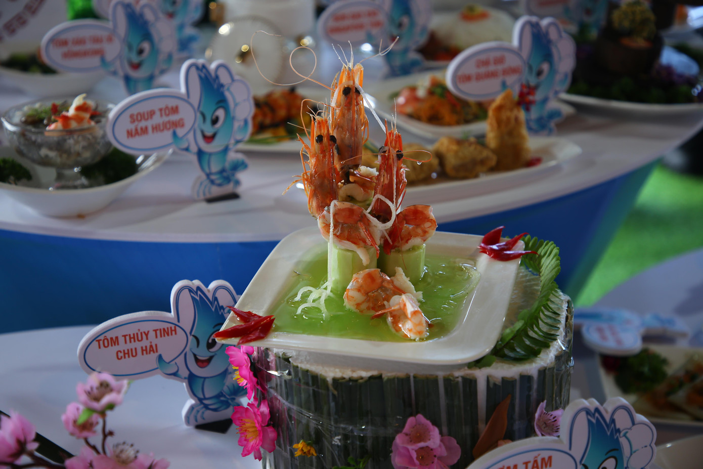 “Hơn cả những con số kỷ lục thông thường, chúng tôi đánh giá cao ý tưởng cũng như sự chuẩn bị công phu, kỹ lưỡng của Bạc Liêu để góp phần quảng bá ẩm thực đặc sản của địa phương trong khuôn khổ ngày hội văn hóa - du lịch”, đại diện Hội đồng Xác lập kỷ lục Việt Nam nói.