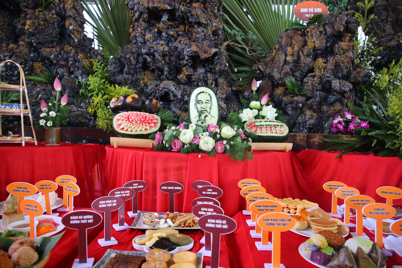 Các loại bánh dân gian sử dụng nguyên liệu từ thốt nốt. Các loại bánh dân gian sử dụng nguyên liệu từ thốt nốt.