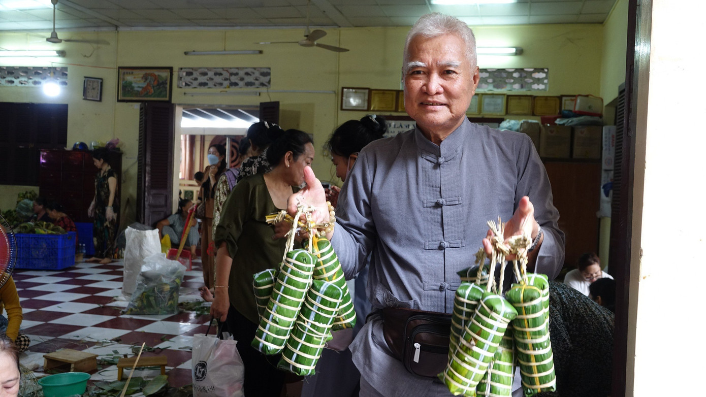 Hơn 3.000 lượt người đến đến phục vụ miễn phí tại lễ hội. Hơn 3.000 lượt người đến đến phục vụ miễn phí tại lễ hội.