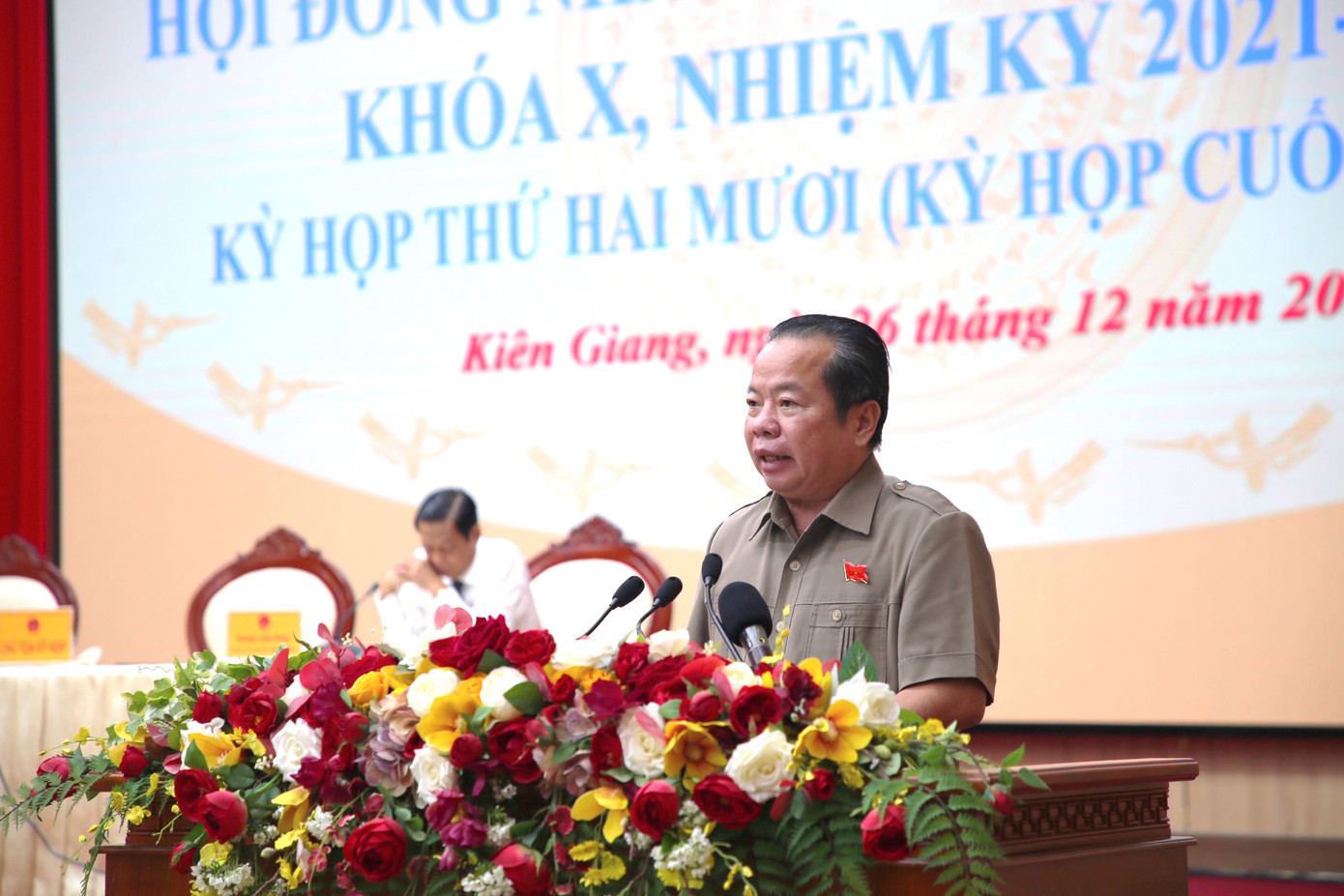 Phó Bí thư Thường trực Tỉnh uỷ - Chủ tịch HĐND tỉnh Kiên Giang Mai Văn Huỳnh phát biểu tại kỳ họp. Phó Bí thư Thường trực Tỉnh uỷ - Chủ tịch HĐND tỉnh Kiên Giang Mai Văn Huỳnh phát biểu tại kỳ họp.