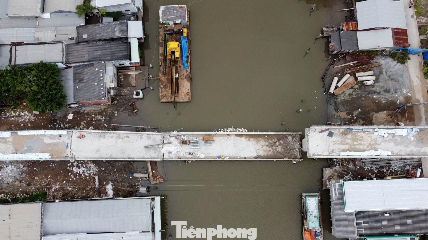 Rất may, vụ sập cầu Cái Đôi Vàm không gây thiệt hại về người. Ảnh: N.H. Rất may, vụ sập cầu Cái Đôi Vàm không gây thiệt hại về người. Ảnh: N.H.