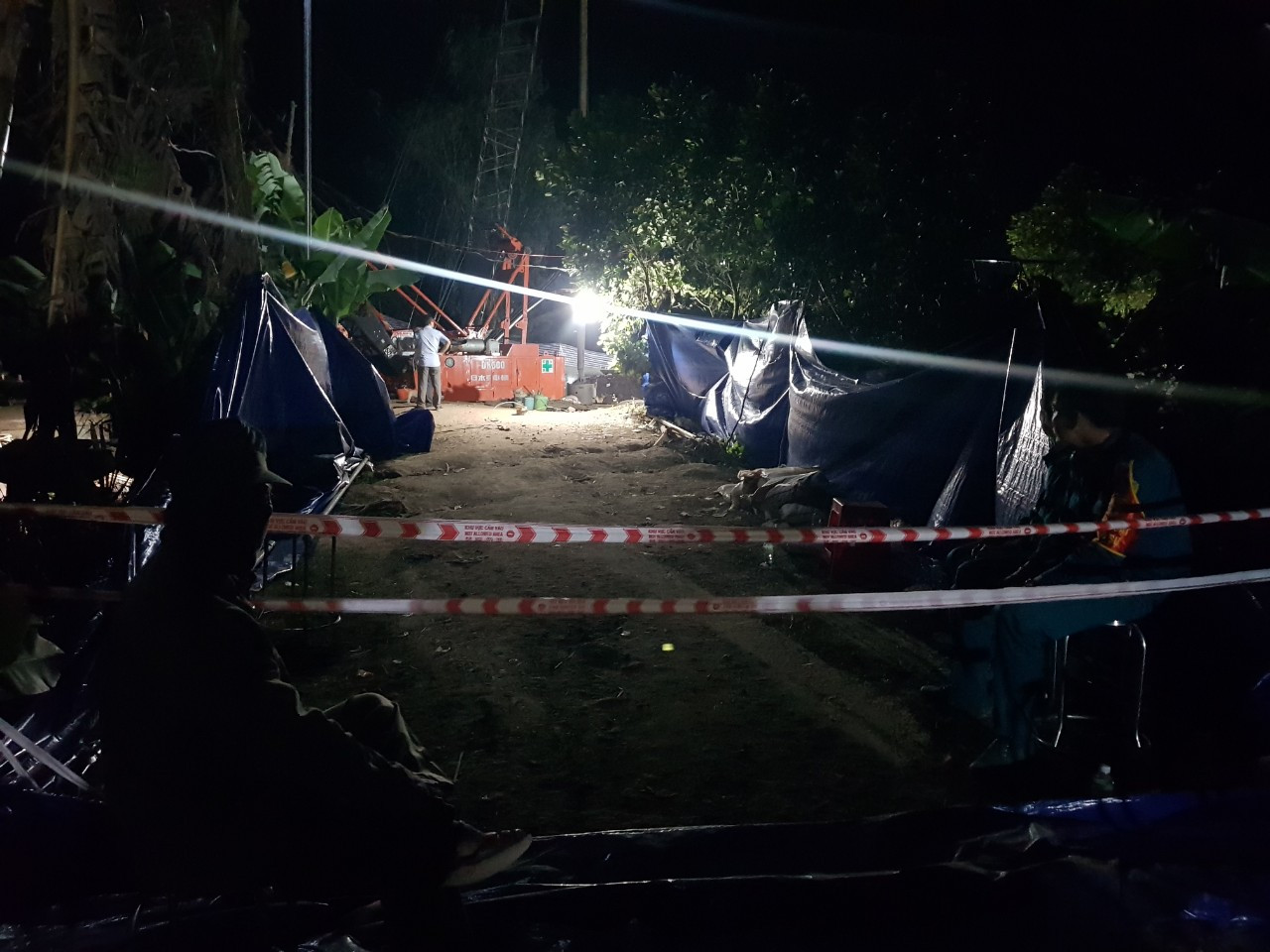 Hiện trường được phong tỏa nghiêm ngặt.